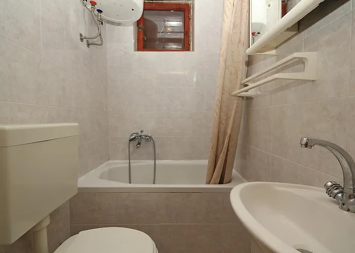 Kurilj ماكارسكا